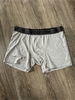 Volcom Light Grey Stretch Boxer Briefs with Black Waistband NWNT